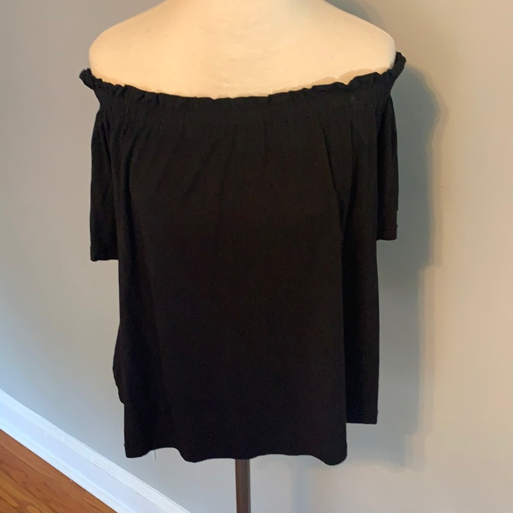 Aritzia Wilfred off the shoulder top